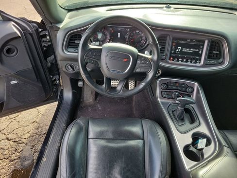 Used 2018 Dodge Challenger GT w/ Driver Convenience Group image 9