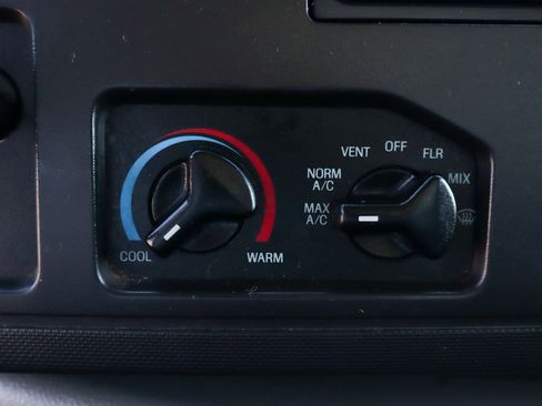 Used 2017 Ford E-450 and Econoline 450 Super Duty w/ Power Windows & Locks Group image 27