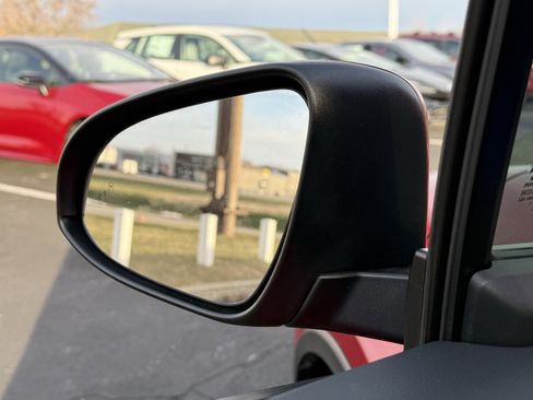 Used 2021 Toyota C-HR XLE image 21