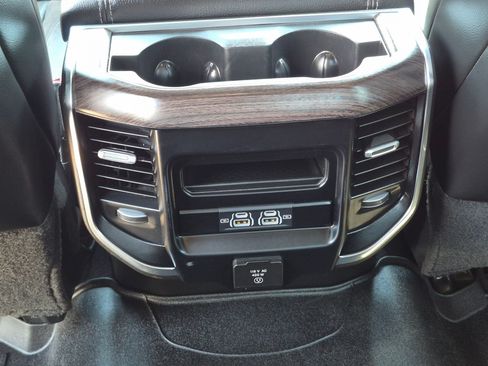Used 2025 RAM 2500 Laramie AWD/4WD image 24