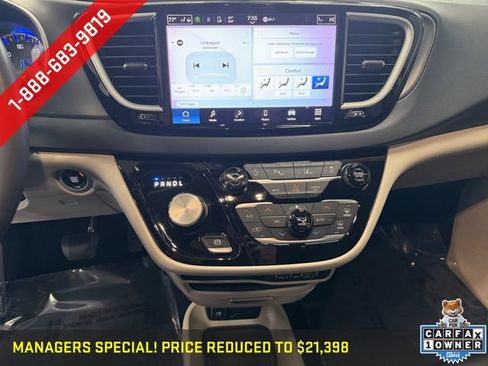 Used 2023 Chrysler Pacifica Touring-L FWD image 6