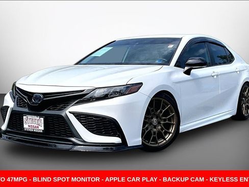 Used 2023 Toyota Camry SE w/ Convenience Package FWD image 3