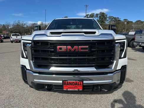 Used 2024 GMC Sierra 2500 Pro w/ Convenience Package image 2