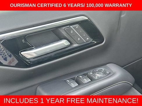 Used 2025 Chevrolet Suburban Premier AWD/4WD image 22
