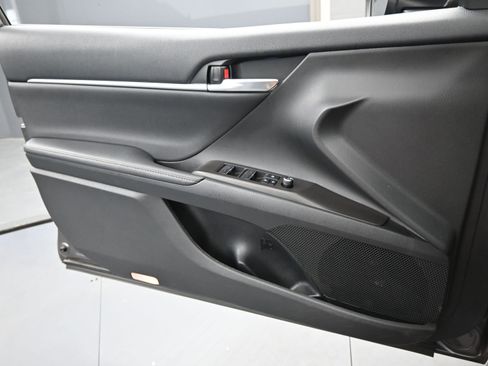 Used 2022 Toyota Camry XSE image 16