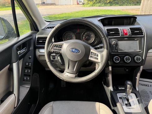 Used 2015 Subaru Forester 2.5i Limited AWD/4WD image 12