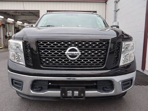 Used 2019 Nissan Titan SV AWD/4WD image 2