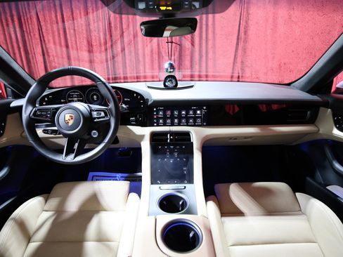 Used 2023 Porsche Taycan GTS image 15