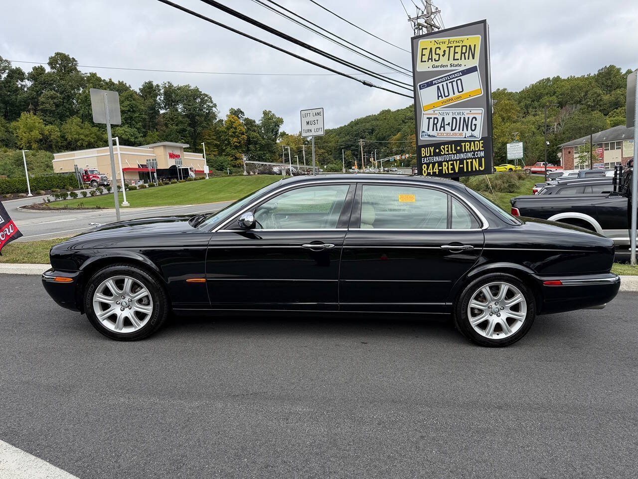 Used 2005 Jaguar XJ8 RWD image 2