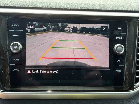 Used 2022 Volkswagen Atlas Cross Sport SE FWD image 27