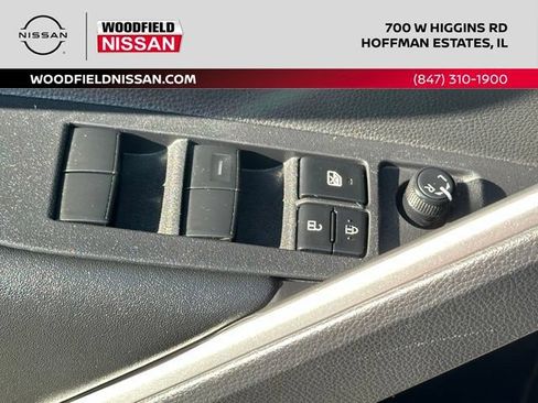 Used 2023 Toyota Corolla Cross LE AWD/4WD image 21
