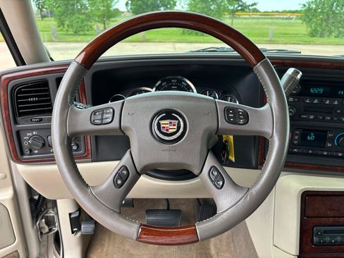 Used 2005 Cadillac Escalade 2WD image 16