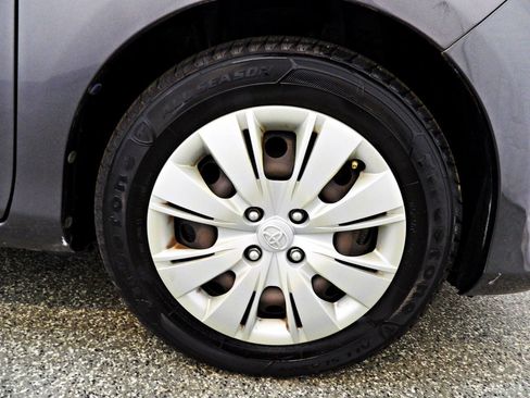 Used 2013 Toyota Yaris LE FWD image 23