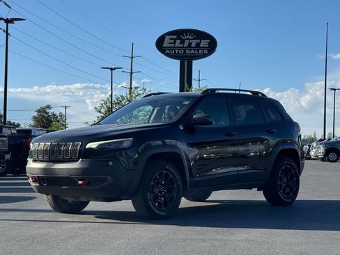 Used 2019 Jeep Cherokee Trailhawk AWD/4WD image 1