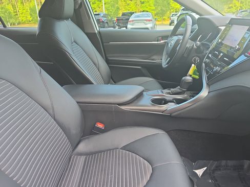 Used 2023 Toyota Camry SE FWD image 10