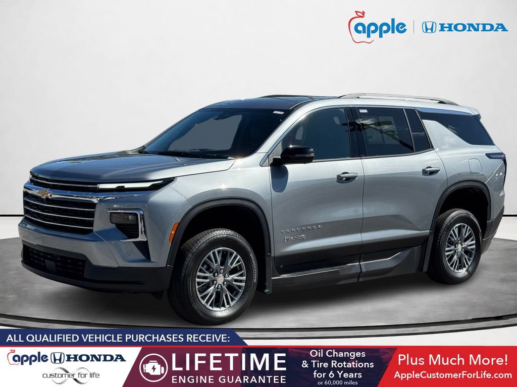 Used 2026 Chevrolet Traverse LT w/ Driver Confidence Package FWD image 5