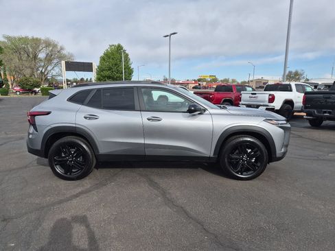 New 2026 Chevrolet Trax ACTIV FWD image 2