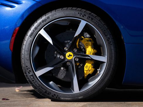 Used 2025 Ferrari SF90 Spider image 35