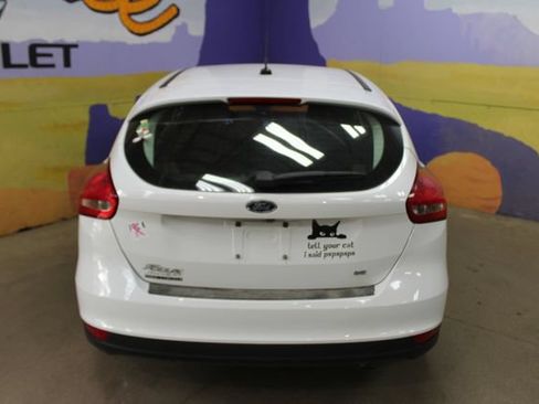 Used 2017 Ford Focus SE w/ SE Winter Package FWD image 7