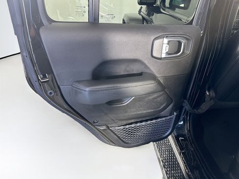 Used 2023 Jeep Wrangler Unlimited Sahara AWD/4WD image 26