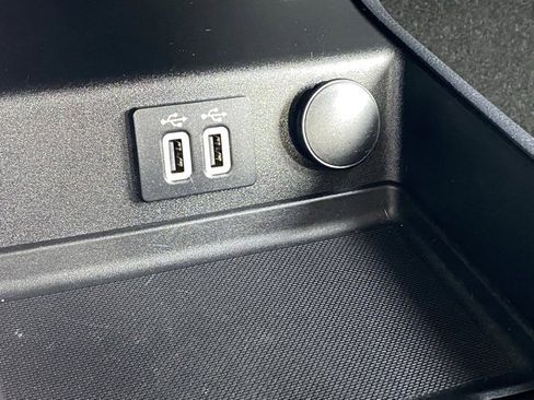 Used 2019 Ford Fusion SEL image 17