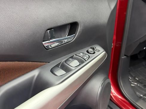 Used 2019 Nissan Kicks SR w/ Exterior Electronics Package FWD image 10