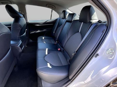 Used 2024 Toyota Camry SE FWD image 18