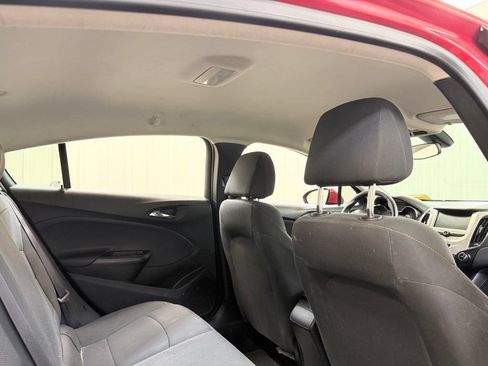 Used 2017 Chevrolet Cruze LS FWD image 28