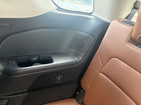 Used 2023 Nissan Pathfinder Platinum FWD image 10