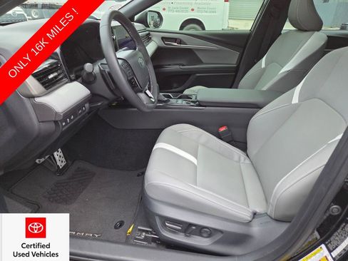 Used 2025 Toyota Camry SE FWD image 24