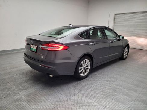 Used 2019 Ford Fusion SE image 9