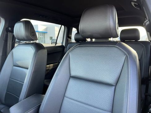Used 2021 Volkswagen Tiguan SE R-Line image 14