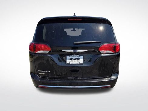 Used 2019 Chrysler Pacifica Touring Plus FWD image 4