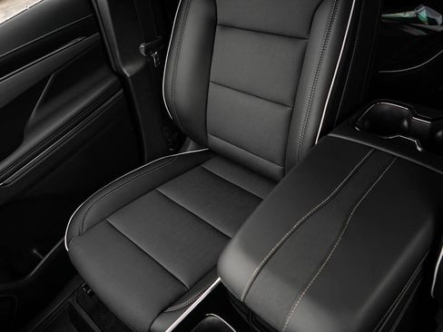 New 2026 Buick Enclave Preferred w/ Power Package image 28