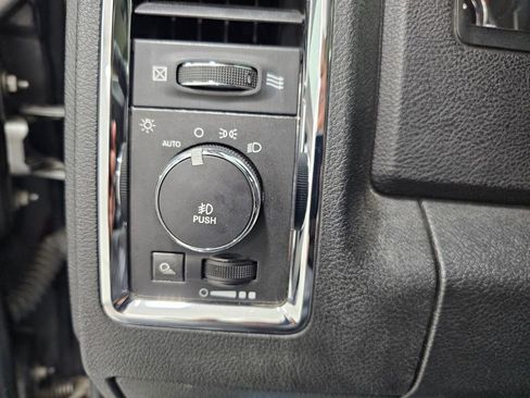 Used 2013 RAM 2500 Laramie w/ Cold Weather Group image 27