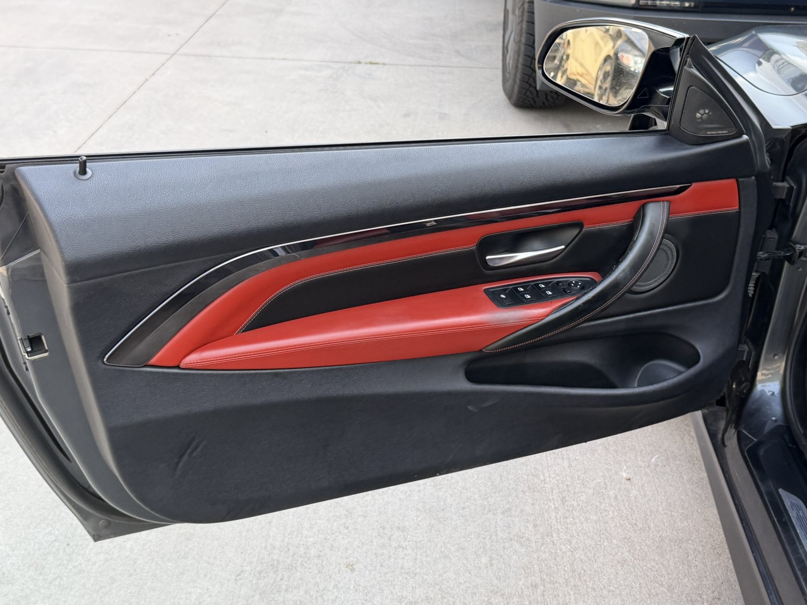 Used 2015 BMW M4 Convertible RWD image 19