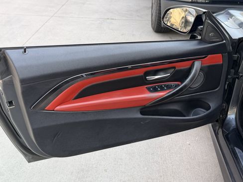 Used 2015 BMW M4 Convertible RWD image 19