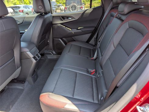New 2026 Chevrolet Equinox RS w/ Convenience Package III AWD/4WD image 12