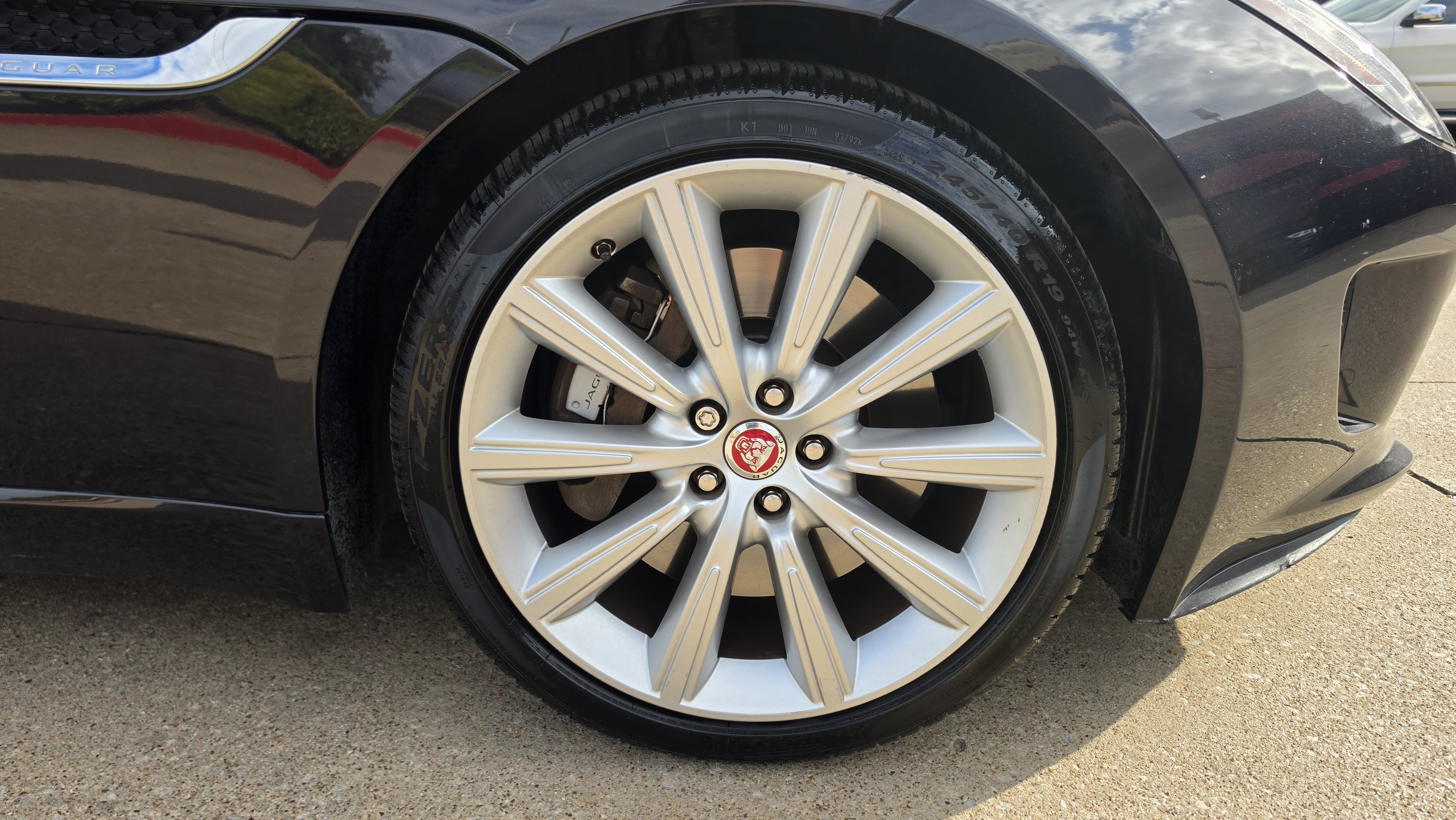 Used 2016 Jaguar F-TYPE Coupe RWD image 16