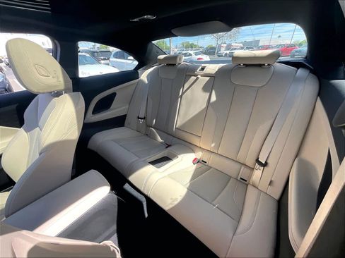 Used 2025 BMW 230i Coupe w/ Premium Package RWD image 27