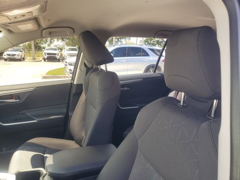Certified 2025 Toyota RAV4 XLE AWD/4WD image 17