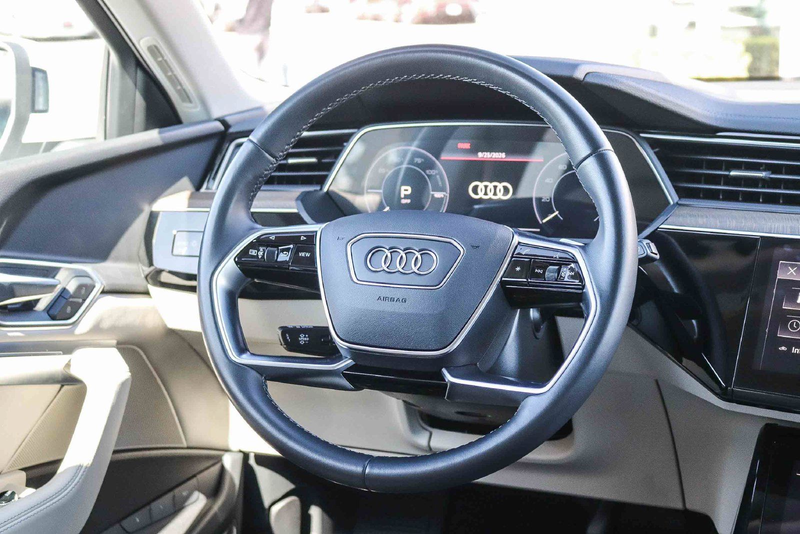 Used 2024 Audi Q8 e-tron Premium Plus w/ Premium Plus Package AWD/4WD image 17