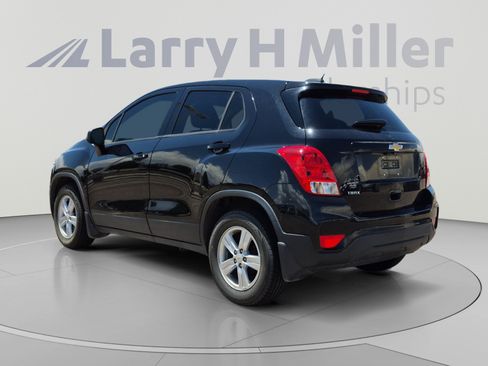 Used 2020 Chevrolet Trax LS w/ Tint and Cruise Package FWD image 3