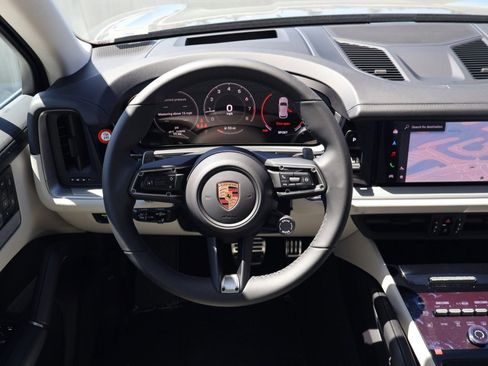 New 2026 Porsche Cayenne S image 15