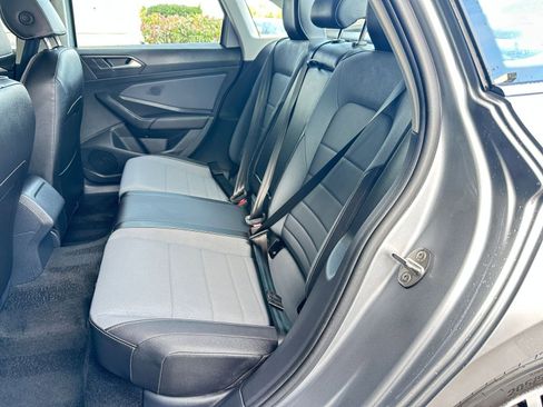 Used 2025 Volkswagen Jetta SE image 37