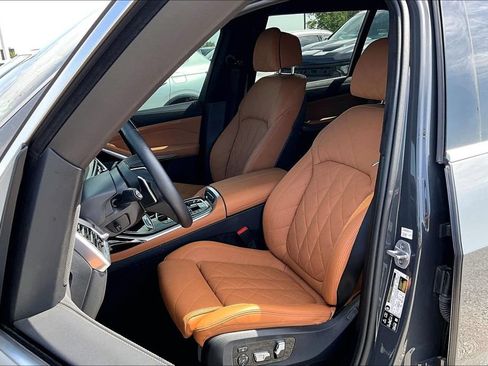 Used 2025 BMW X7 xDrive40i AWD/4WD image 34