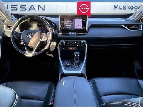 Used 2020 Toyota RAV4 Limited image 7