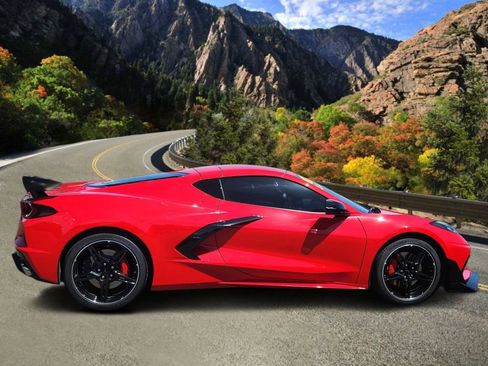 Used 2020 Chevrolet Corvette Stingray Premium Cpe w/ 3LT Preferred Equipment Group RWD image 2
