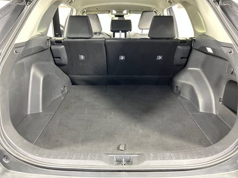 Used 2025 Toyota RAV4 XLE AWD/4WD image 19