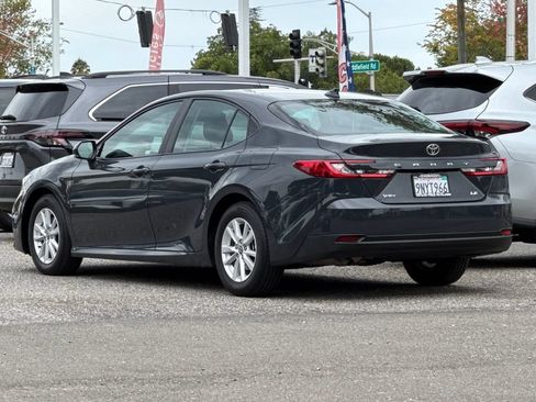 Used 2025 Toyota Camry LE w/ Convenience Package FWD image 5